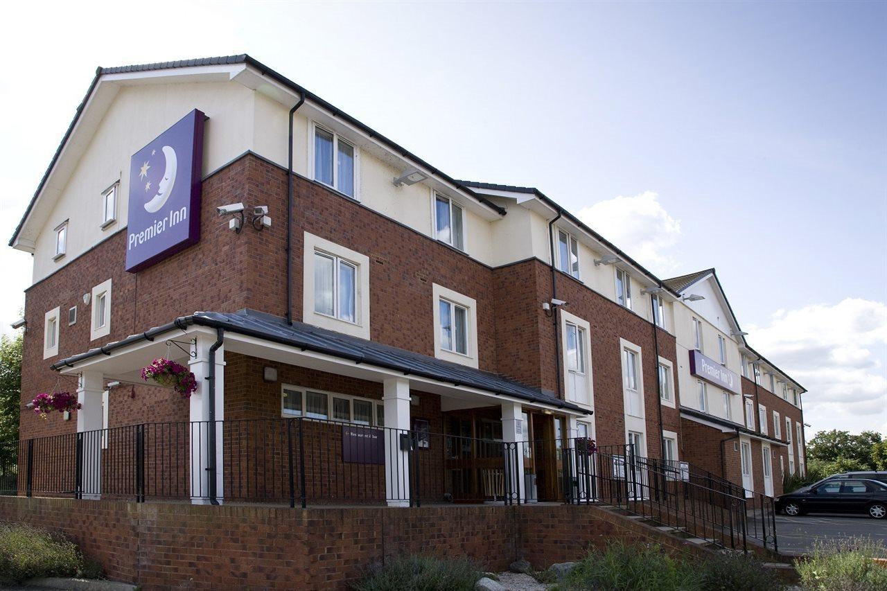 Premier Inn Basildon Exterior photo